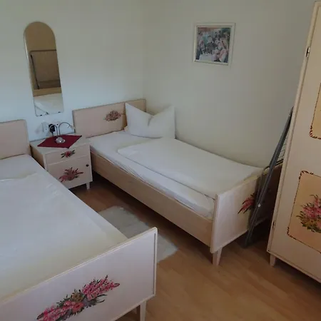 Vakantiehuis Kleines Mit Garten Und Grill In Garitz By Interhome *